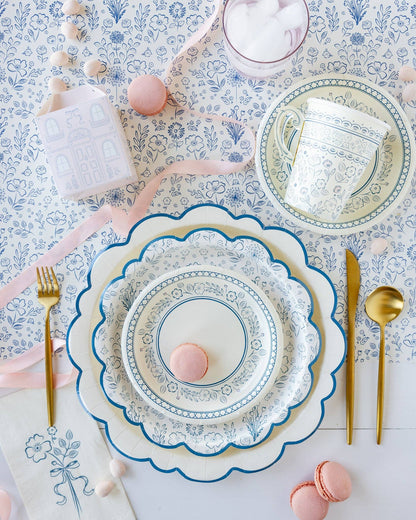 PEMBROKE BLUE FLORAL PLATE 7"