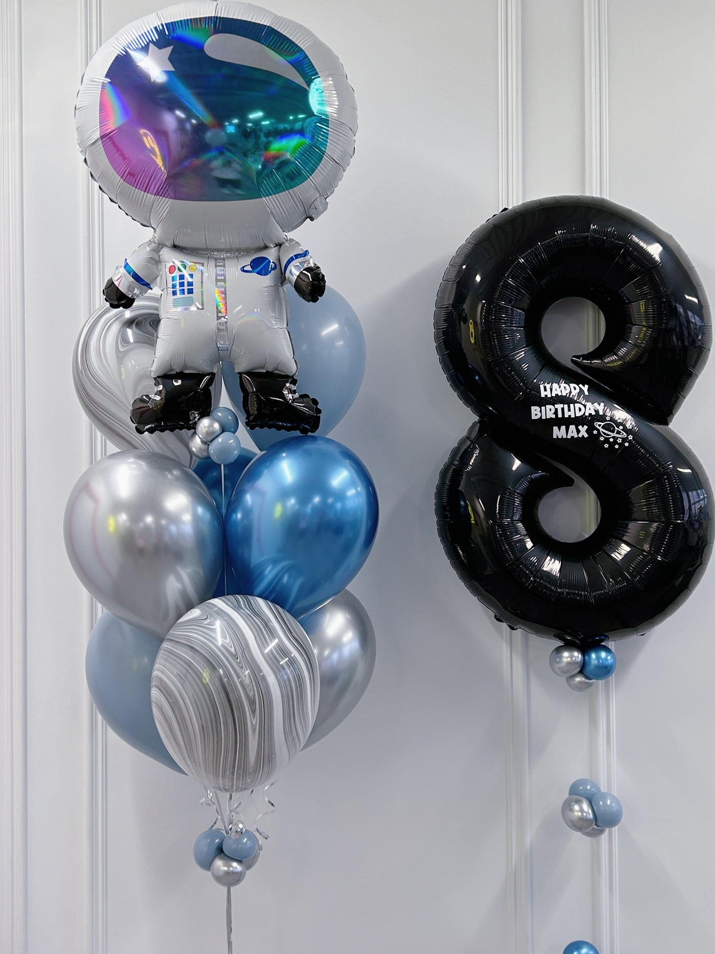 HOLOGRAPHIC ASTRONAUT FOIL BALLOON