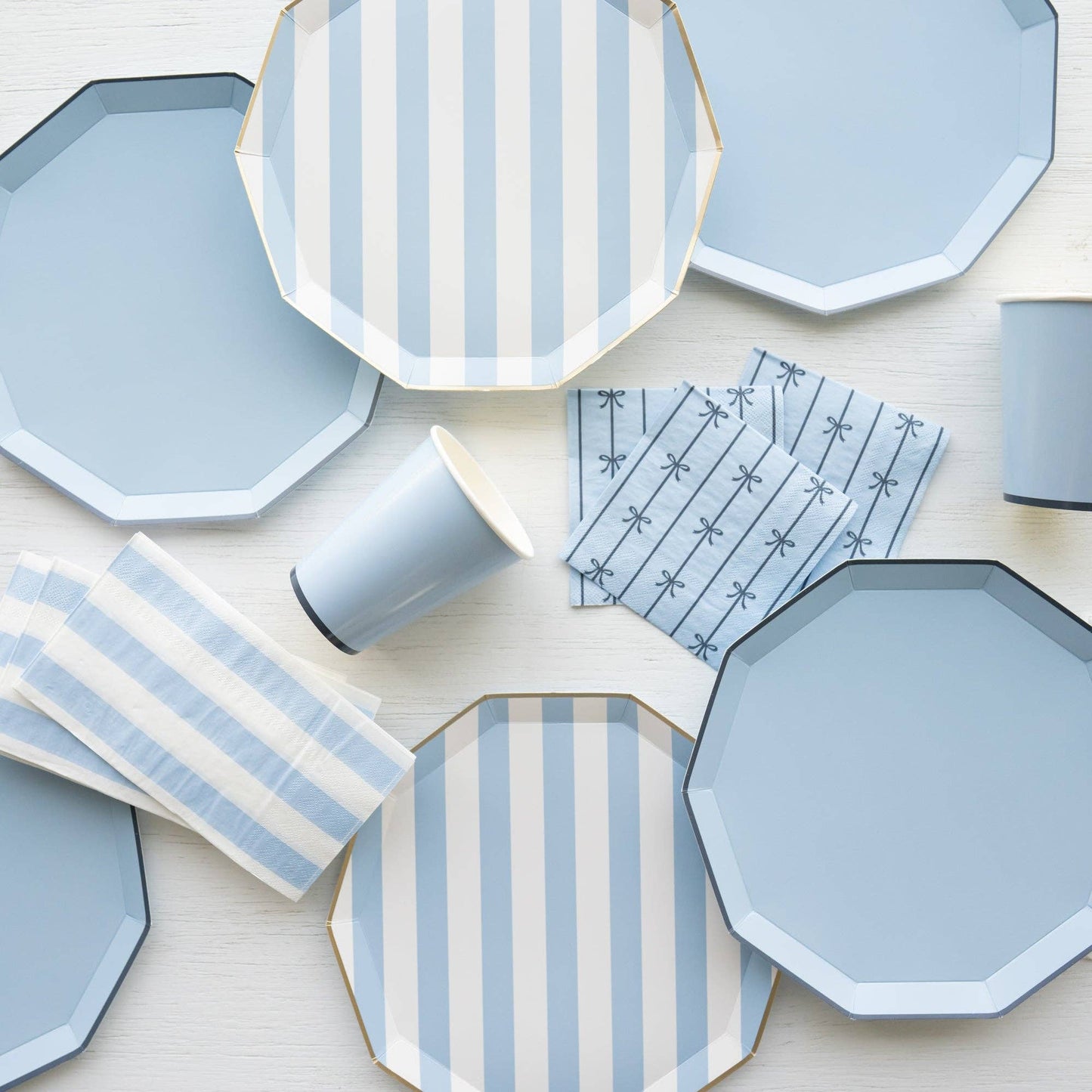 sky blue signature paper cups by Bonjour Fête