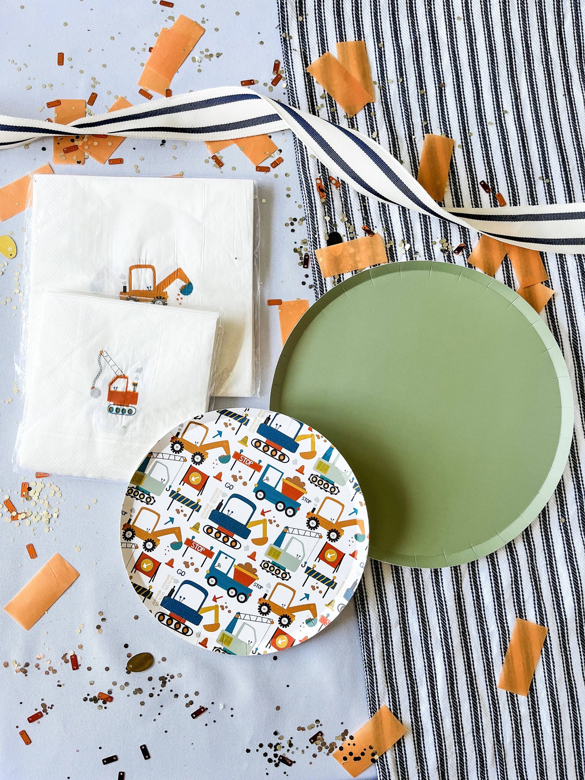 biodegradable classic green dessert plates 9 inches - pack of 8paired with construction themed party supplies 