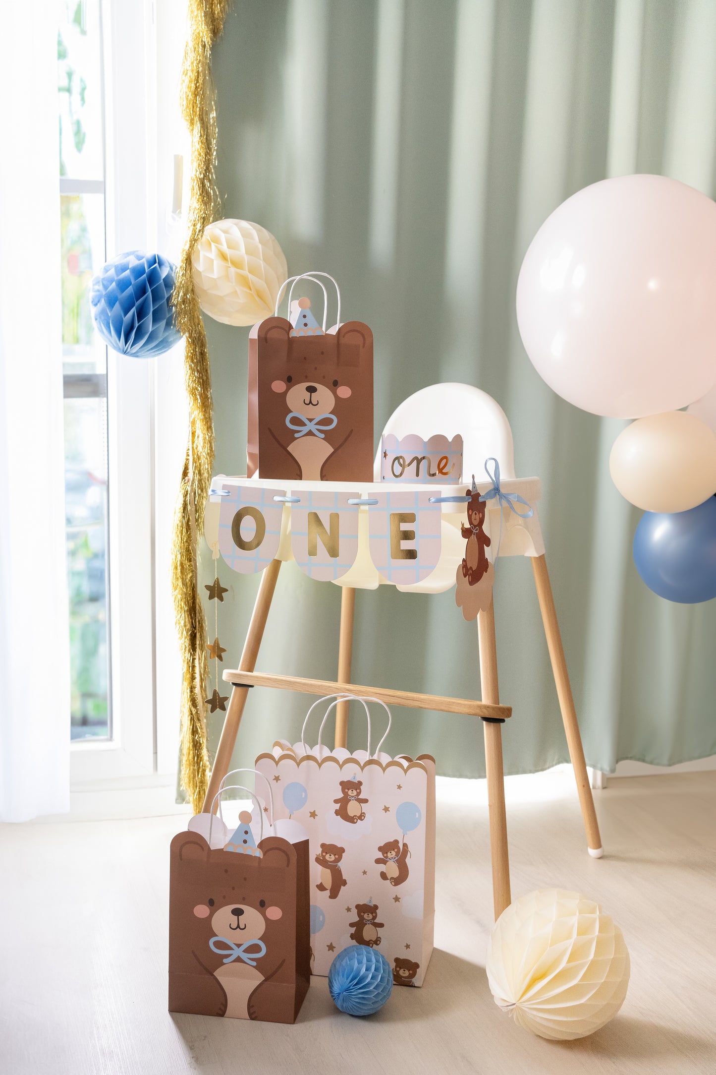 teddy bear themed first birthday highchair setup 