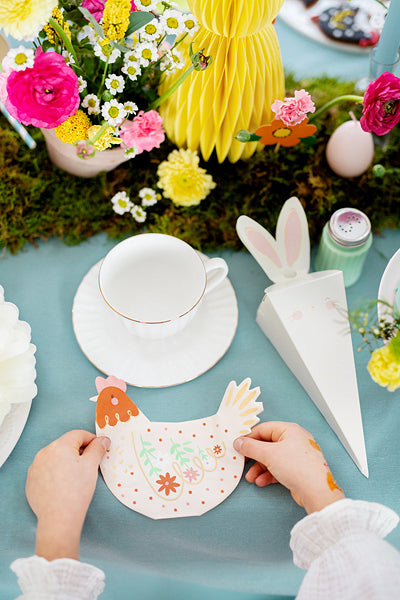 hen napkins on the farm themed celebration