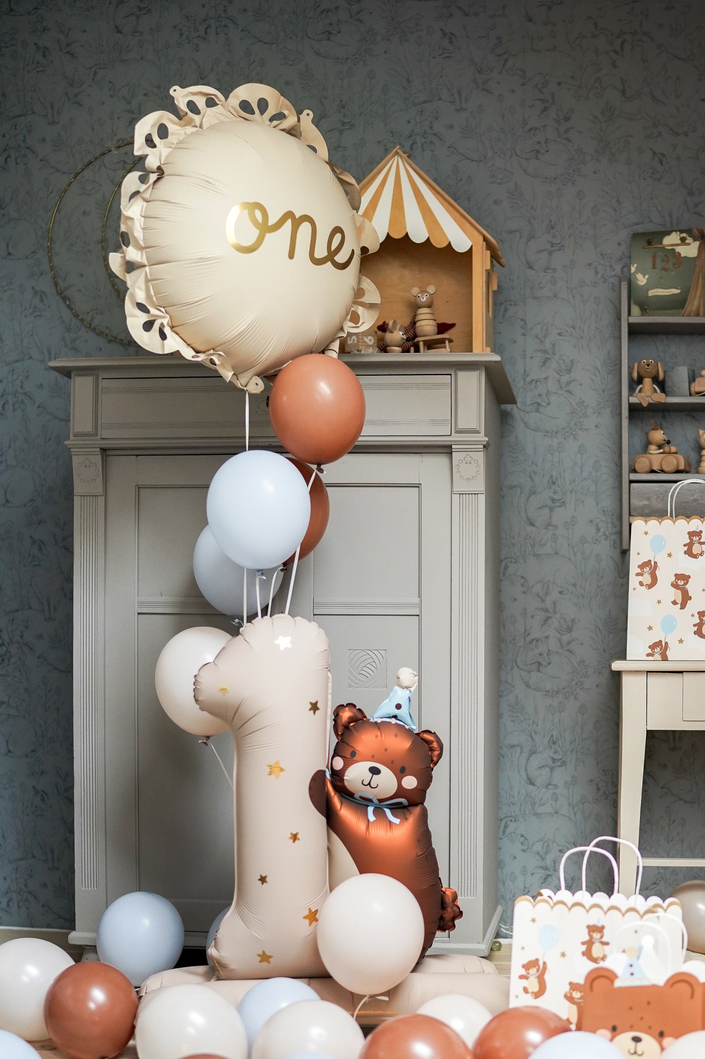 baby boys first birthday balloons 