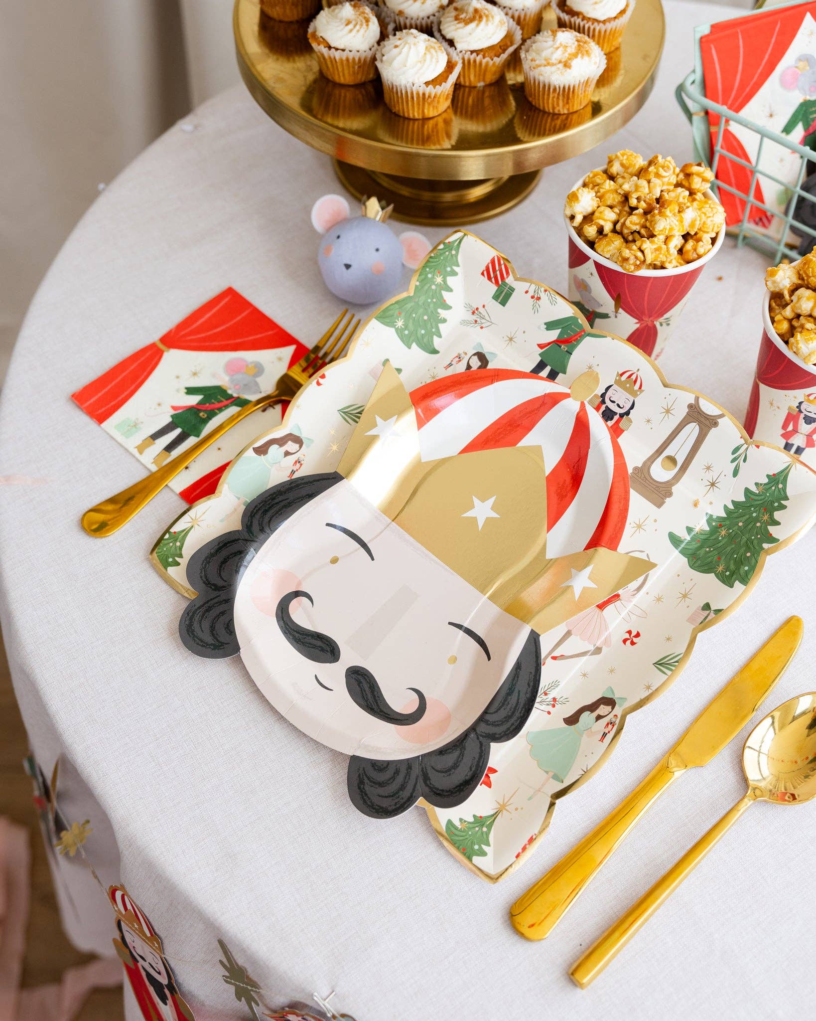 nutcracker napkin with matching plate, cup and cutlery 