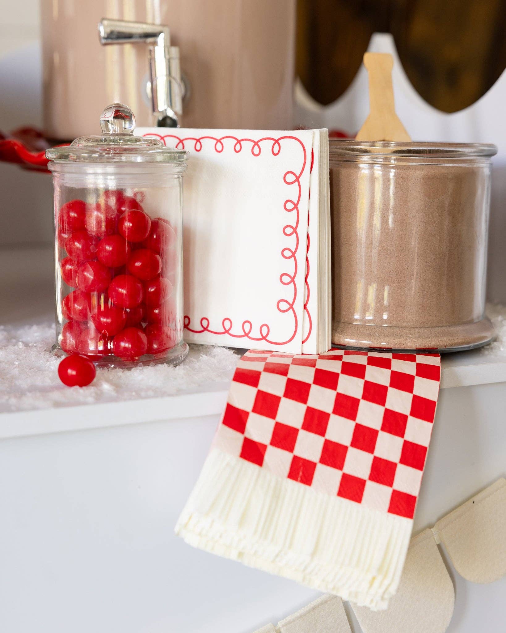 red and pink dinner fringed napkins 