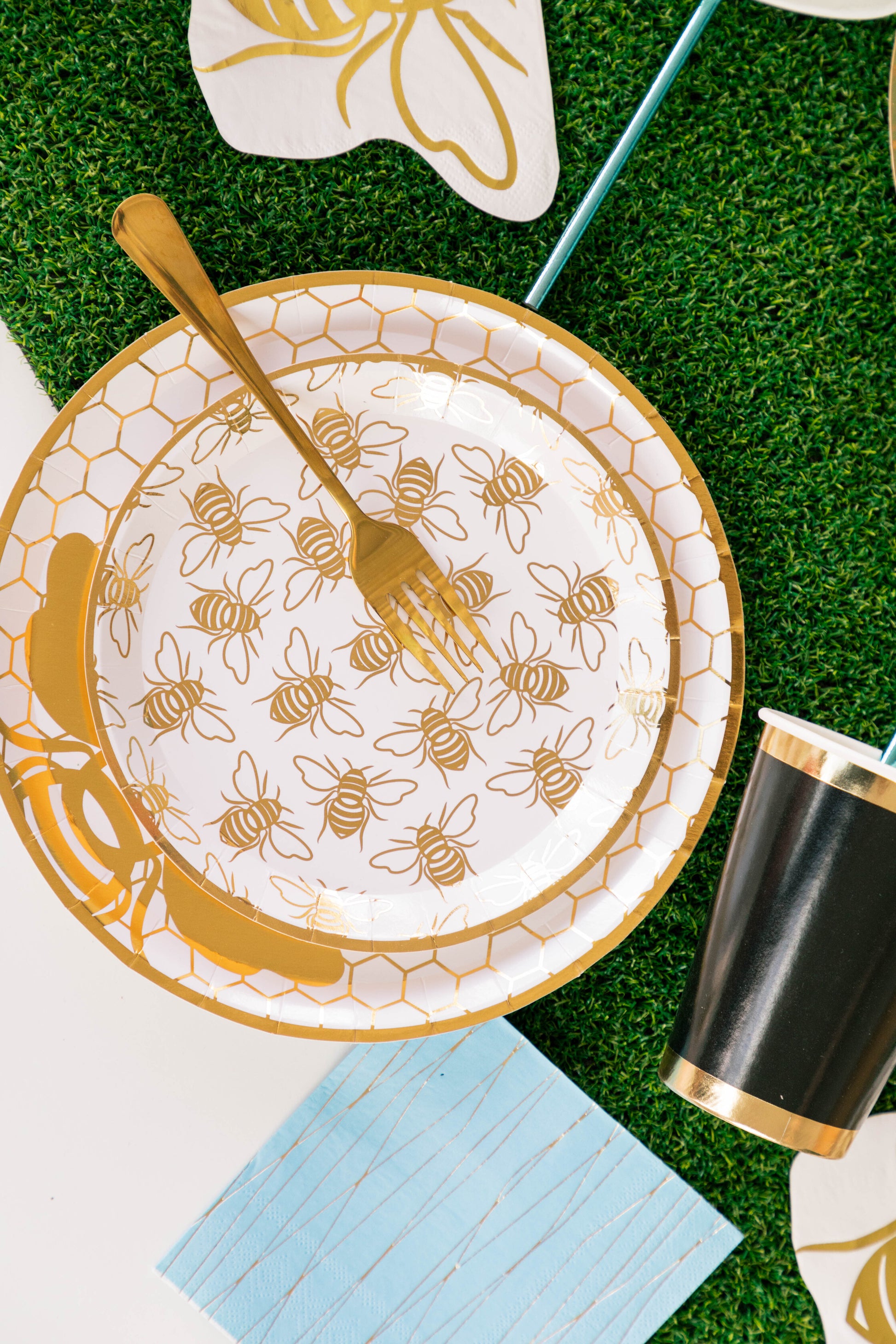 bee paper plates by jollity & co